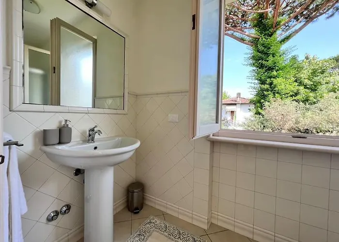 Donati 6 In Centro Dei Marmi Вілла